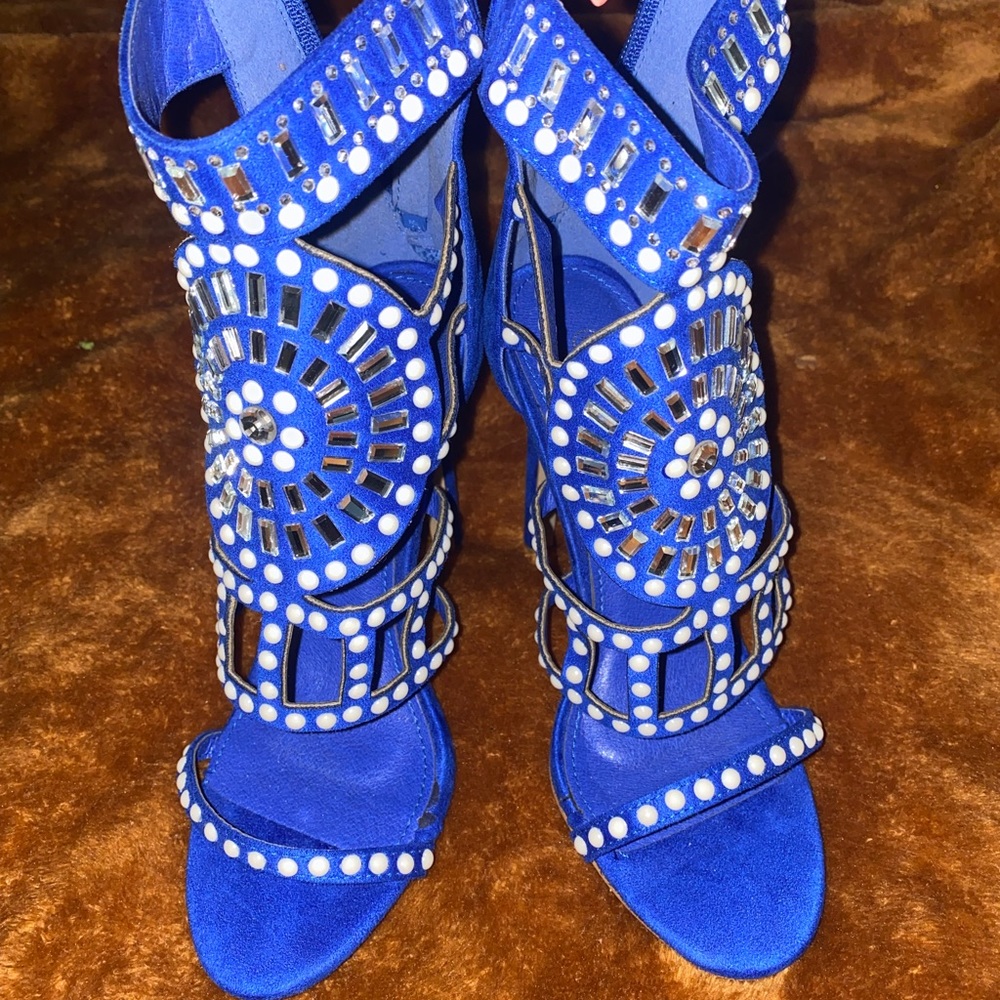 Blue heel